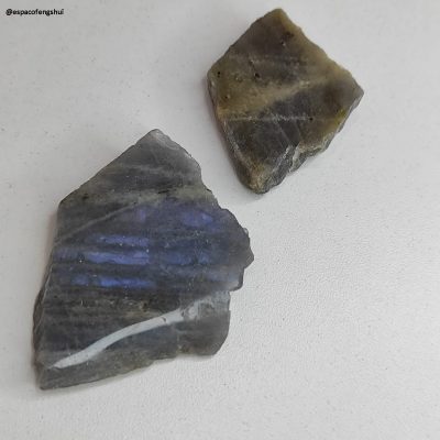 Labradorita bruta com Flash